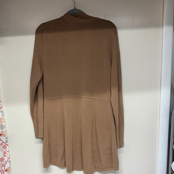 Isaac Mizrahi Camel Open Front Sweater - Picture 3 of 7